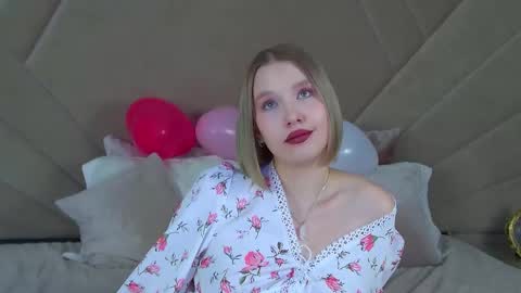 Snapshot of lililinn chatting on February 17, 2025, 12:05 pm LiliLinn online show from February 17, 2025, 12:05 pm