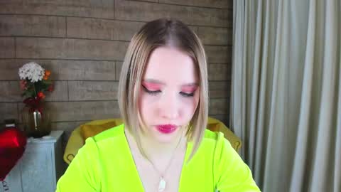 Snapshot of lililinn chatting on February 19, 2025, 9:06 am LiliLinn online show from February 19, 2025, 9:06 am