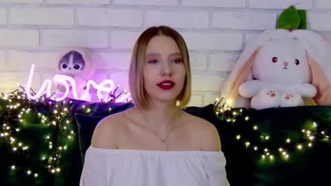 Snapshot of lililinn chatting on March 4, 2025, 8:13 am LiliLinn online show from March 4, 2025, 8:13 am