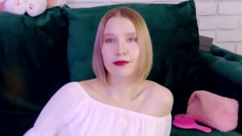 Snapshot of lililinn chatting on March 5, 2025, 2:45 pm LiliLinn online show from March 5, 2025, 2:45 pm