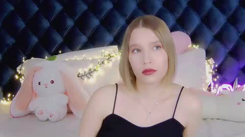 Snapshot of lililinn chatting on March 8, 2025, 8:11 am LiliLinn online show from March 8, 2025, 8:11 am