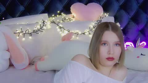 Snapshot of lililinn chatting on March 8, 2025, 11:16 am LiliLinn online show from March 8, 2025, 11:16 am