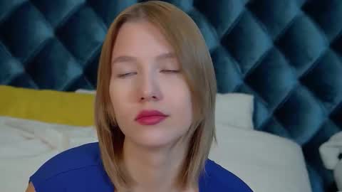 Snapshot of lililinn chatting on September 16, 2025, 4:35 am LiliLinn online show from September 16, 2025, 4:35 am