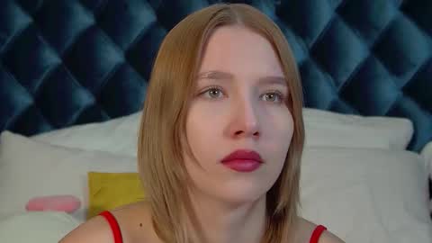 Snapshot of lililinn chatting on September 19, 2025, 4:36 am LiliLinn online show from September 19, 2025, 4:36 am