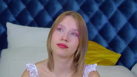 Snapshot of lililinn chatting on October 4, 2025, 6:22 am LiliLinn online show from October 4, 2025, 6:22 am