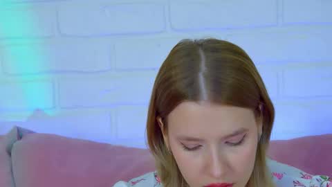 Snapshot of lililinn chatting on October 9, 2025, 7:50 am LiliLinn online show from October 9, 2025, 7:50 am