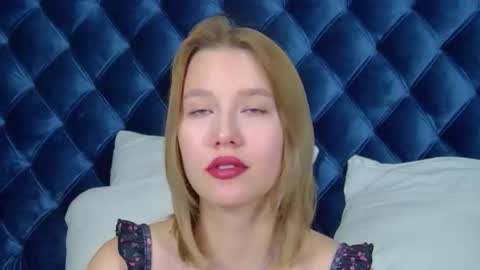 Snapshot of lililinn chatting on October 13, 2025, 6:13 am LiliLinn online show from October 13, 2025, 6:13 am