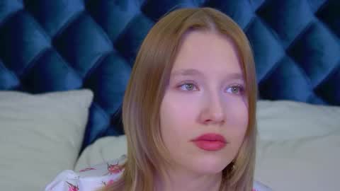 Snapshot of lililinn chatting on October 22, 2025, 6:02 am LiliLinn online show from October 22, 2025, 6:02 am