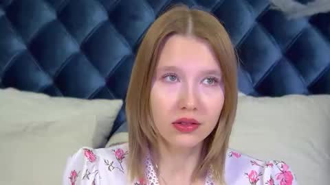 Snapshot of lililinn chatting on November 3, 2025, 5:20 am LiliLinn online show from November 3, 2025, 5:20 am