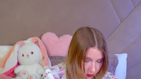 LiliLinn online show from December 16, 2025, 6:18 am