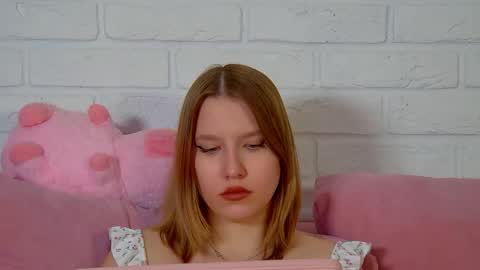 Snapshot of lililinn chatting on May 11, 2026, 2:45 pm LiliLinn online show from May 11, 2026, 2:45 pm