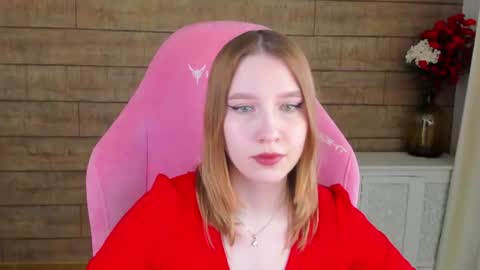 LiliLinn online show from July 7, 2026, 7:45 am