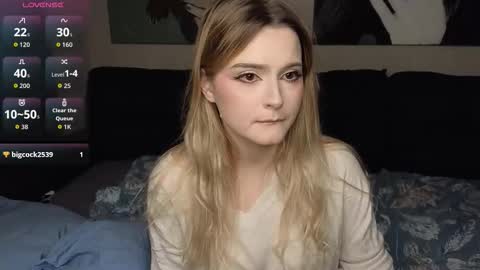 Snapshot of lilit__harwell chatting on November 15, 2025, 12:30 am Luna online show from November 15, 2025, 12:30 am