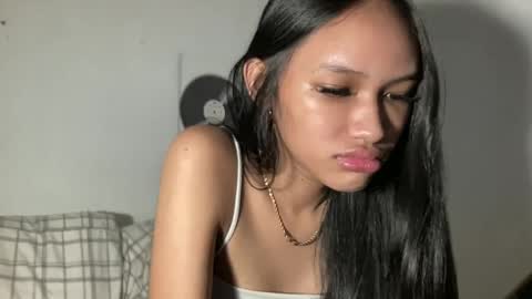 Snapshot of lilit_sensual chatting on June 19, 2026, 3:33 am Chloe online show from June 19, 2026, 3:33 am