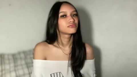 Snapshot of lilit_sensual chatting on July 8, 2026, 4:33 pm Chloe online show from July 8, 2026, 4:33 pm