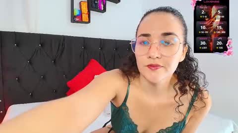 Snapshot of lilith_2025 chatting on October 7, 2025, 9:39 am Lilith online show from October 7, 2025, 9:39 am