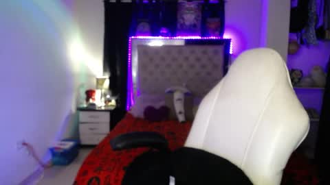 Snapshot of lilith__murphy chatting on April 8, 2026, 10:54 pm Lilith online show from April 8, 2026, 10:54 pm