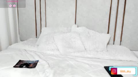 lilith_dry online show from September 27, 2025, 2:11 pm