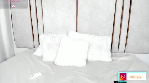 lilith_dry online show from November 6, 2025, 3:13 pm