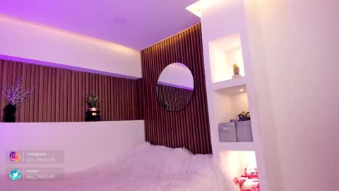 Lilith Gray online show from February 20, 2025, 10:05 am