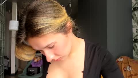 Snapshot of lilith_lutherlow chatting on April 6, 2026, 11:33 am lilith online show from April 6, 2026, 11:33 am