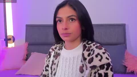 Lili petit  online show from July 27, 2026, 12:56 pm