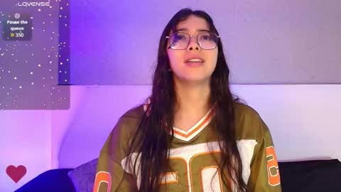 Lilith  online show from December 19, 2025, 12:56 pm