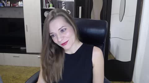 lilith small21 online show from December 1, 2025, 9:03 am