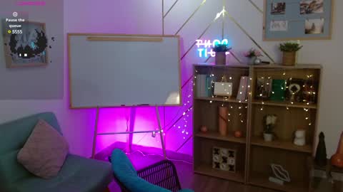 LILITH 200 LIKES   Thursday Clown Costume M online show from January 24, 2025, 9:58 pm