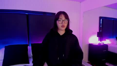 Snapshot of lilithbluum chatting on April 10, 2026, 11:26 am LilithBluum online show from April 10, 2026, 11:26 am