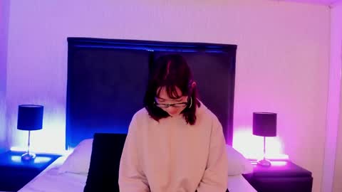 Snapshot of lilithbluum chatting on April 21, 2026, 11:16 am LilithBluum online show from April 21, 2026, 11:16 am