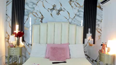 Lilith  online show from December 16, 2025, 5:34 am