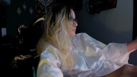 lilithmystic01 online show from January 14, 2025, 5:08 am