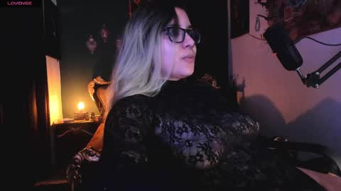 lilithmystic01 online show from February 17, 2025, 1:21 pm