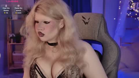 LilithNelson online show from July 24, 2026, 2:04 pm