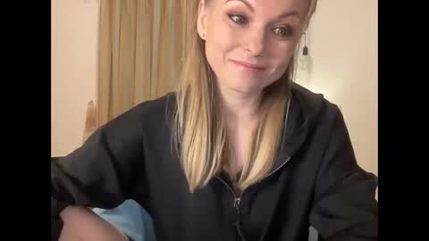 Snapshot of lilithnewdawn chatting on February 12, 2026, 5:41 pm lilithnewdawn online show from February 12, 2026, 5:41 pm