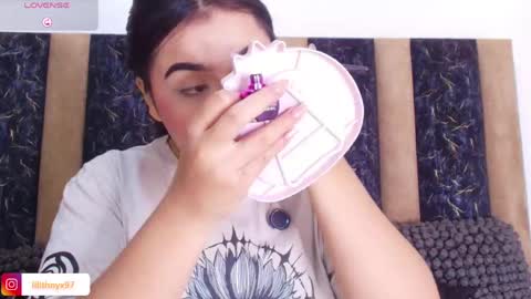 lilithnyx_x online show from May 19, 2026, 2:45 pm