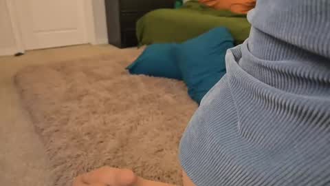 L online show from February 23, 2025, 4:02 pm