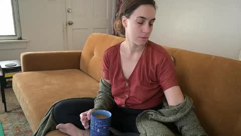 L online show from December 15, 2025, 5:06 pm