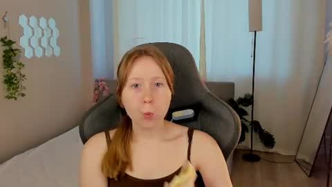 Snapshot of lilitiny chatting on August 3, 2026, 3:27 am Lili Tiny GMT2 3-10AM MonTueWedThuSat online show from August 3, 2026, 3:27 am