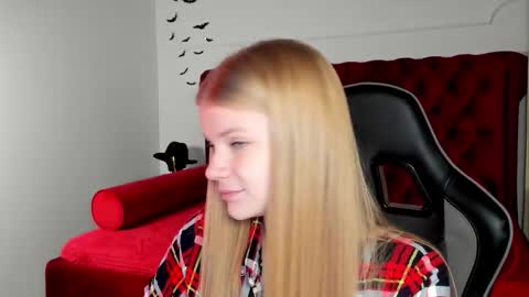 lilitrosen online show from November 17, 2025, 6:14 pm