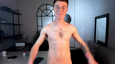 Snapshot of liljames_ chatting on April 1, 2026, 8:17 pm Lil James online show from April 1, 2026, 8:17 pm