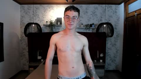 Snapshot of liljames_ chatting on April 6, 2026, 8:21 pm Lil James online show from April 6, 2026, 8:21 pm