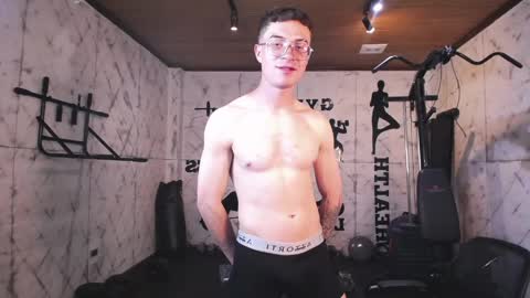 Snapshot of liljames_ chatting on April 23, 2026, 8:44 pm Lil James online show from April 23, 2026, 8:44 pm