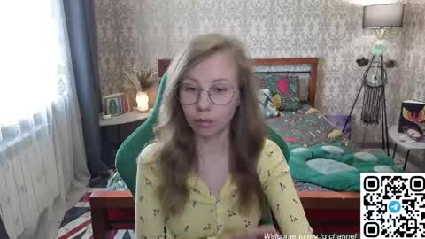 Snapshot of lill_mary chatting on May 19, 2026, 2:29 am Maria online show from May 19, 2026, 2:29 am