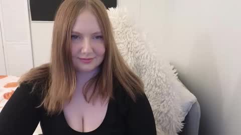 Anni online show from November 28, 2025, 12:08 pm