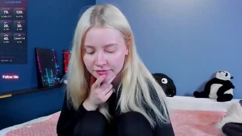 lillie_berry online show from March 4, 2026, 6:08 am