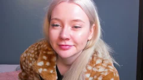 lillie_berry online show from April 12, 2026, 4:28 am