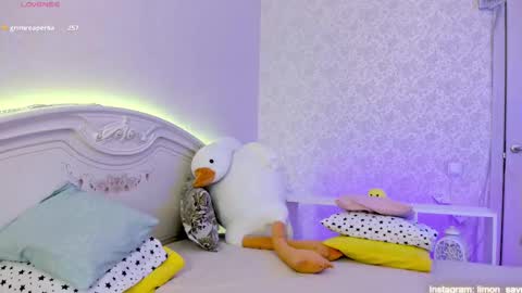 Snapshot of lillimooore chatting on March 6, 2025, 3:24 am LilliMoore online show from March 6, 2025, 3:24 am