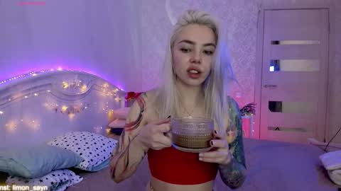 Snapshot of lillimooore chatting on September 27, 2025, 11:54 pm LilliMoore online show from September 27, 2025, 11:54 pm